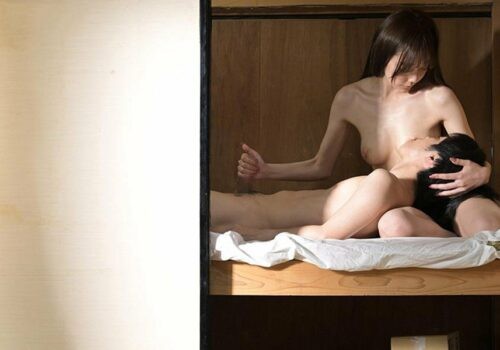 Cô chị gái bí mật cùng cậu thanh niên mới lớn Cô chị gái bí mật cùng cậu thanh niên mới lớn