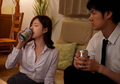 Trễ chuyến tàu cuối về nhà cùng một đêm sung sướng cùng cậu thanh niên cấp dưới Trễ chuyến tàu cuối về nhà cùng một đêm sung sướng cùng cậu thanh niên cấp dưới